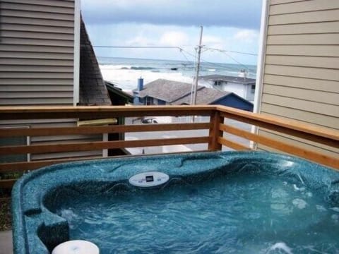 Shared 6 man hot tub