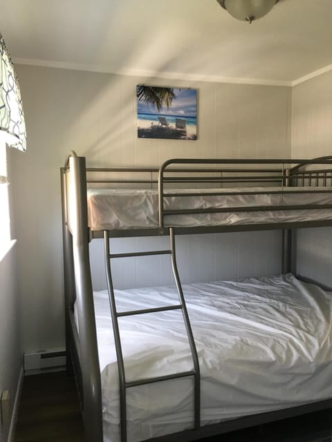 Bedroom #2 (twin/full bunk beds