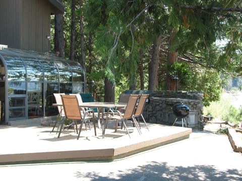 Deck Overlooking Lake
Table Seats 10, BBQ's
2 Chases with Cushions