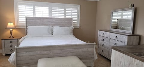 5 bedrooms, premium bedding, iron/ironing board, free WiFi