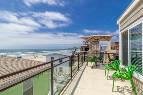 Spectacular Ocean views from top deck