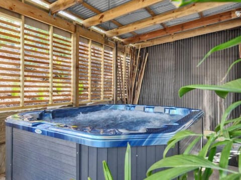 Indoor spa tub