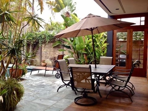 .Enjoy the comfortable patio furniture around the swimming pool.