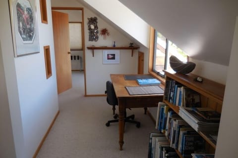 computer/reading desk