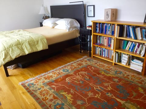 Master bedroom, library & fine rugs.Tempurpedic mattress, 100% cotton bedding