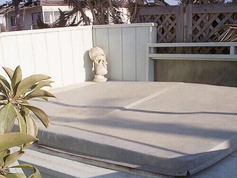 Spa (no powerful jets, sorry) Shared w Seagull (yours privately, no worries)