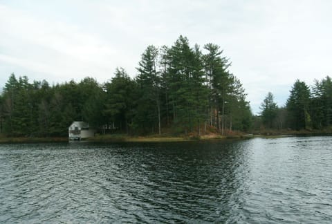Long Pond Cabin On Beautiful Long Pond