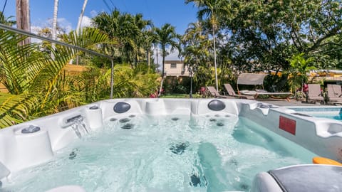 Outdoor spa tub