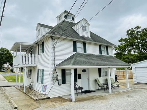 First-floor apartment with covered porch