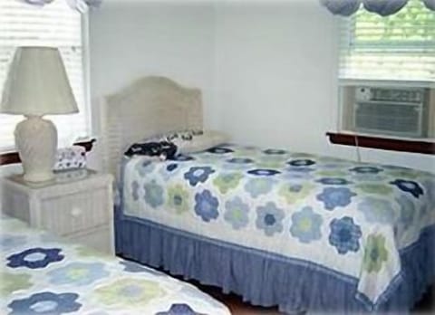 Twin Bedroom with TV, Cable, AC and VCR/DVD Player