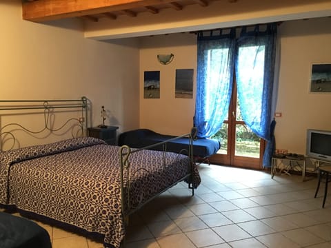 2 bedrooms, in-room safe, iron/ironing board, WiFi