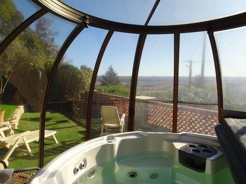 Indoor spa tub