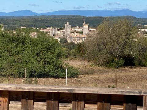Uzes from the same place