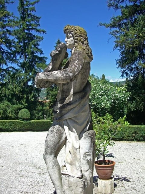 LA SERENELLA West Wing - History all around