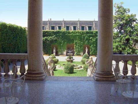 LA SERENELLA West Wing - Private Dependance