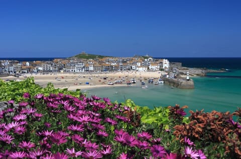 Beach nearby, sun loungers