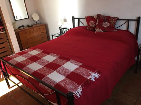 3 bedrooms, in-room safe, iron/ironing board, WiFi