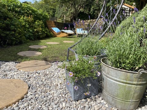 garden relaxation time