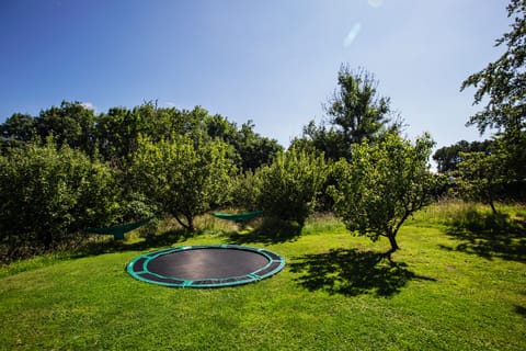 The Farmhouse Trampolene