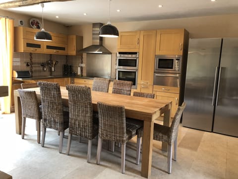 Fully equipped kitchen