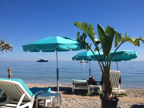 Beach nearby, beach towels