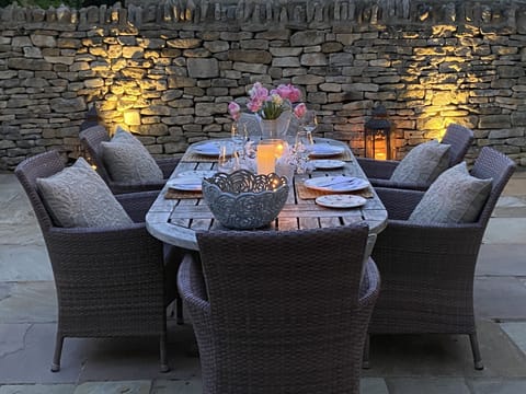 Night time in the courtyard here and you could be anywhere in the Med !!