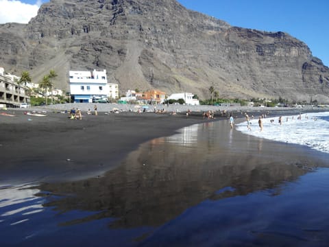 Beach nearby, sun loungers