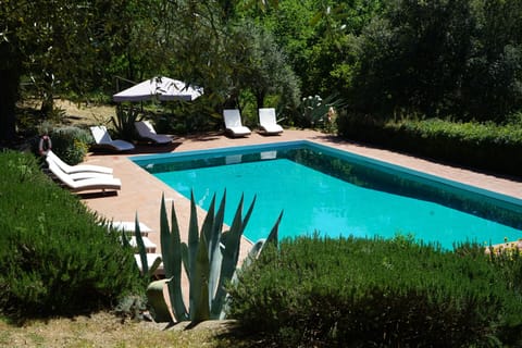 14x7m pool, with a max depth of 2.20m and min depth of 1.20m.