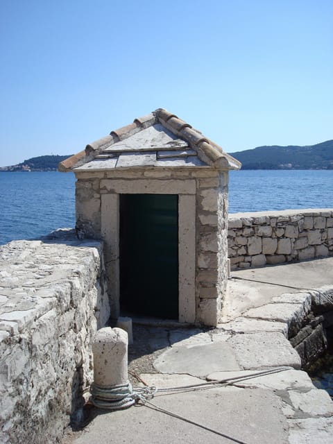 One of many piers in Kuciste