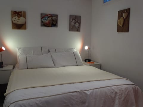 Bedroom can be double or twin