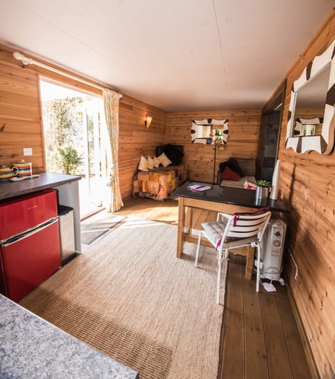 'L' shaped light & spacious living space