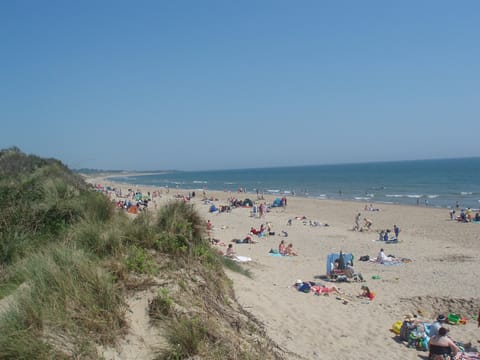 Beach nearby, sun loungers