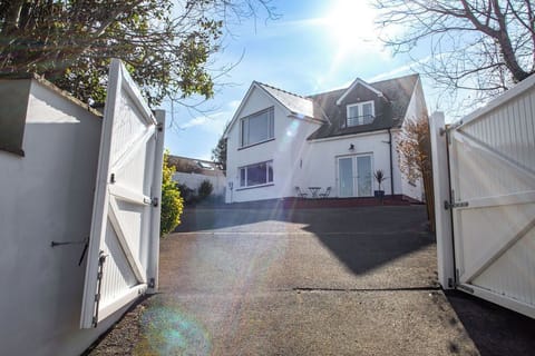 Croeso - Welcome to Tir a Môr