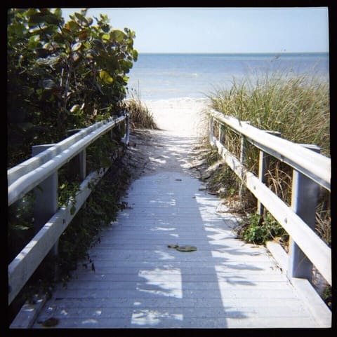 Beach nearby, sun loungers, beach towels