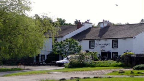 2 Pubs in the village - 2 minute walk away