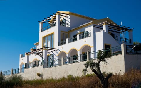 Front of the villa.