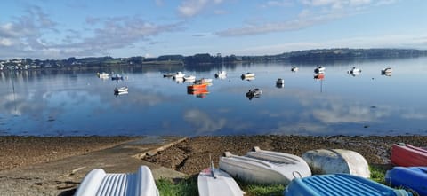 Beach nearby, sun loungers