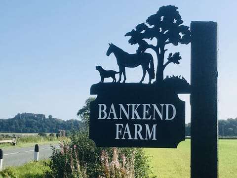 Entrance to Bankend holiday house.
From the A 811.