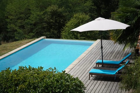 Outdoor pool, an infinity pool