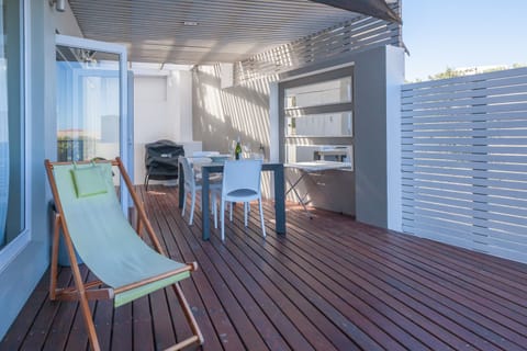 Huge Alfresco deck. Spectacular sunset vistas