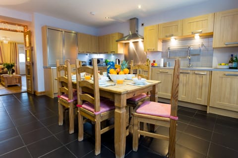 Large and spacious bright kitchen with all modern appliances.