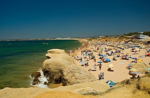 Beach nearby, sun loungers, beach towels