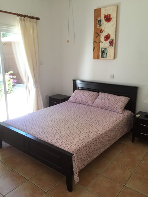 2 bedrooms, iron/ironing board, travel crib, free WiFi