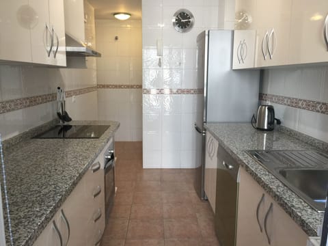 Newly Fitted Modern Kitchen with all new Appliances