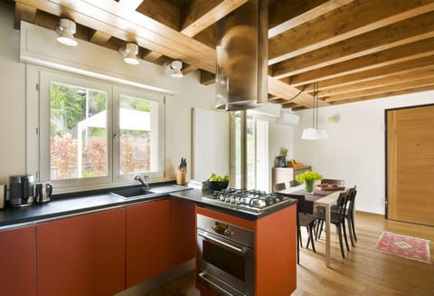 The kitchen diner features all mod cons