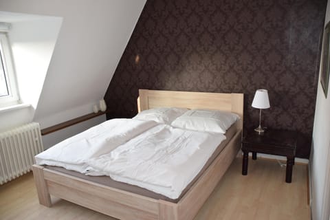 room 1
bed 160x200