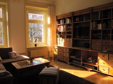 TV, books, stereo, offices