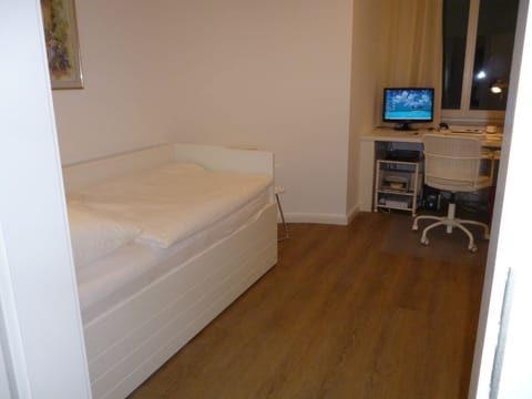 1 bedroom, in-room safe, desk, iron/ironing board