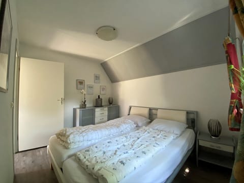 3 bedrooms, in-room safe, free WiFi