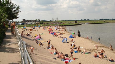 Beach nearby, sun loungers